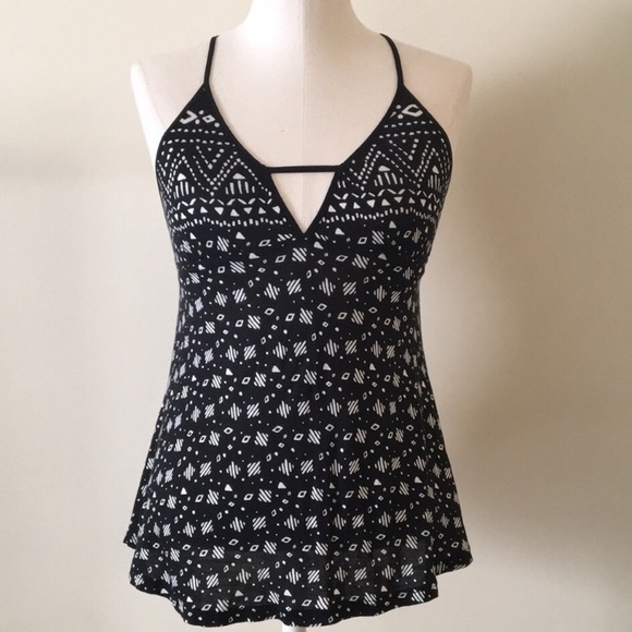 Silence + noise black and white strappy tank - Picture 2 of 3